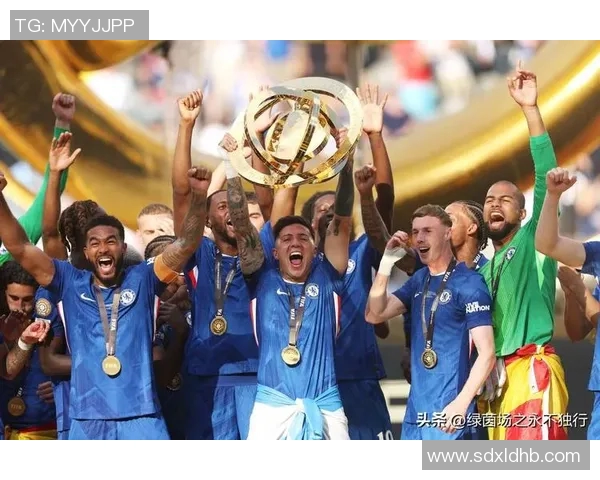 璀璨星光闪耀绿茵场欧冠足球明星海报展现荣耀与激情